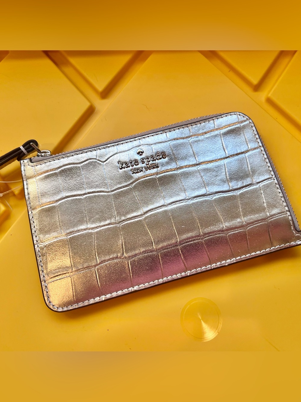 Kate Spade *NWT* Lucy Croc Embossed Small L-Zip Card Holder Wristlet Silver